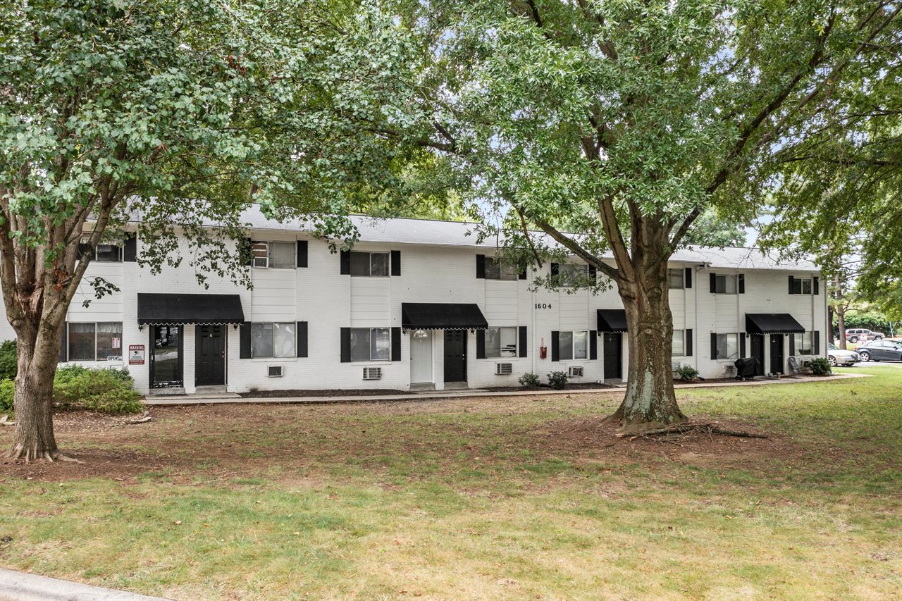 Oaks Gate City Apartments